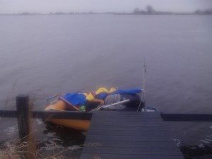Segelboot schlechtes Wetter Friesland