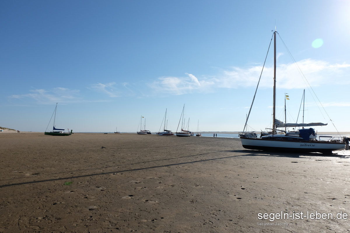Bucht Spiekeroog Segelboote Ankerplatz trockenfallen